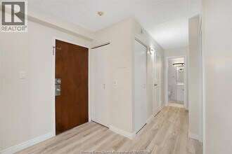 6255 Thornberry Crescent in Windsor, ON - Building Photo - Building Photo