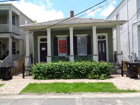 622 1st St, Unit 622A First Street in New Orleans, LA - Building Photo