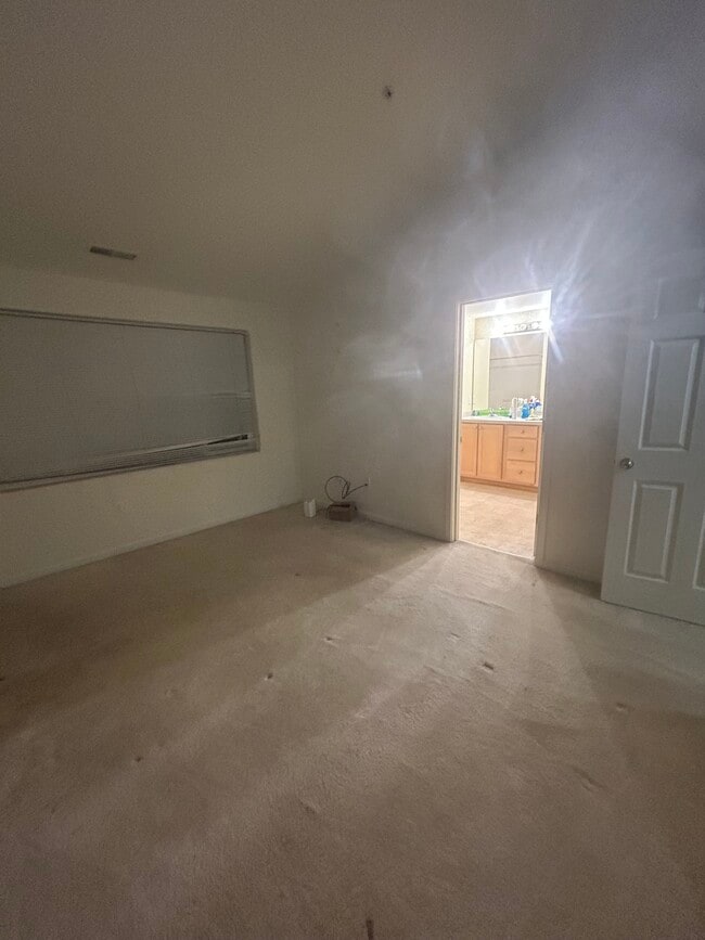 10723 SW Canterbury Ln in Tigard, OR - Foto de edificio - Building Photo