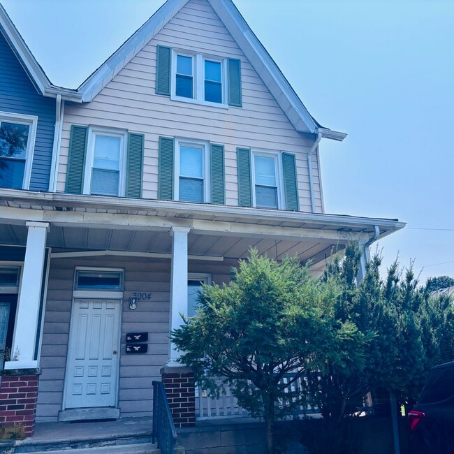 property at 3004 Lehigh St