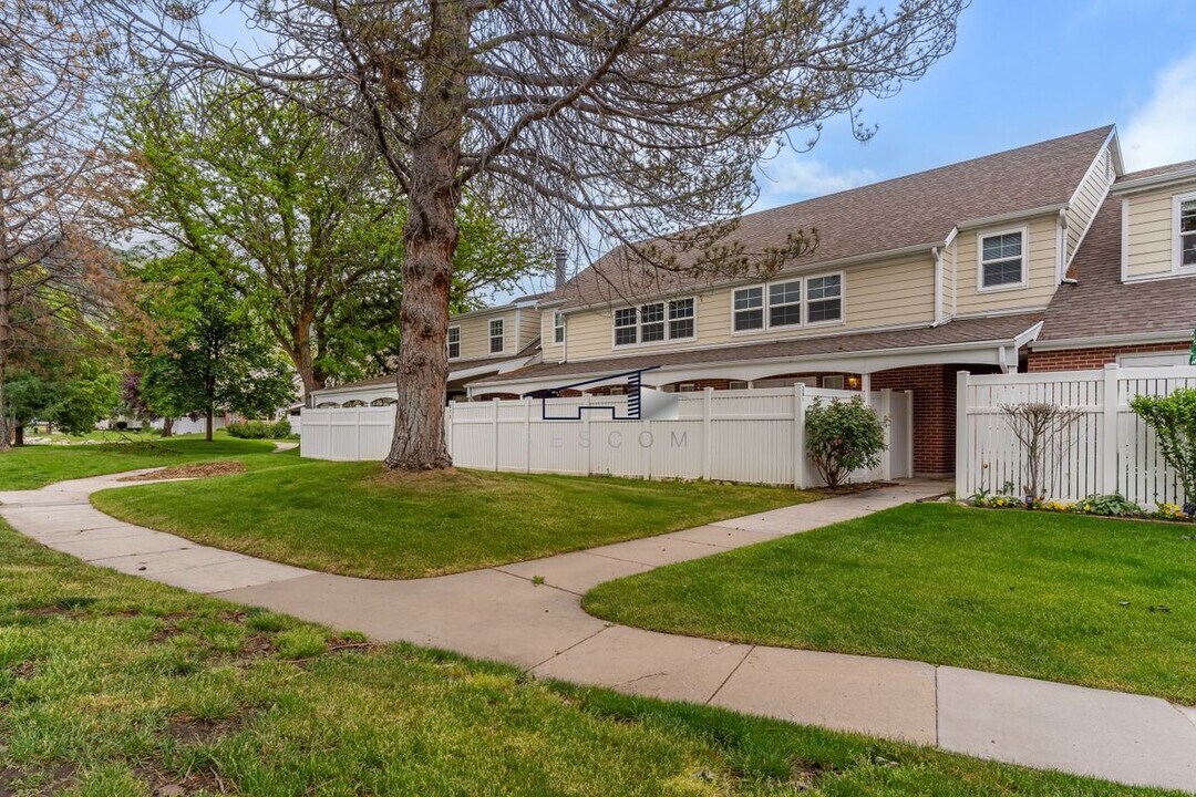 281 Pheasantbrook Dr in Centerville, UT - Foto de edificio