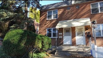 205 Robbins St, Unit 2 in Philadelphia, PA - Building Photo