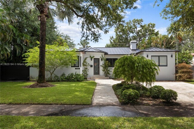 246 NW 93rd St in Miami Shores, FL - Building Photo - Building Photo