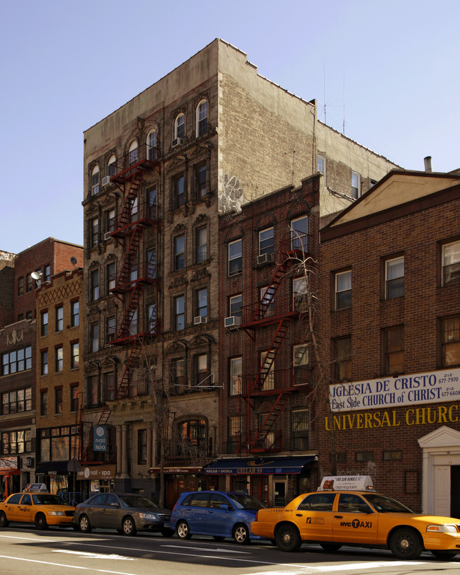 60-62 2nd Ave in New York, NY - Foto de edificio - Building Photo