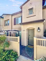 44064 Calle Luz in Temecula, CA - Building Photo