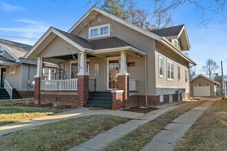 2413 Crosby St in Rockford, IL - Building Photo - Building Photo