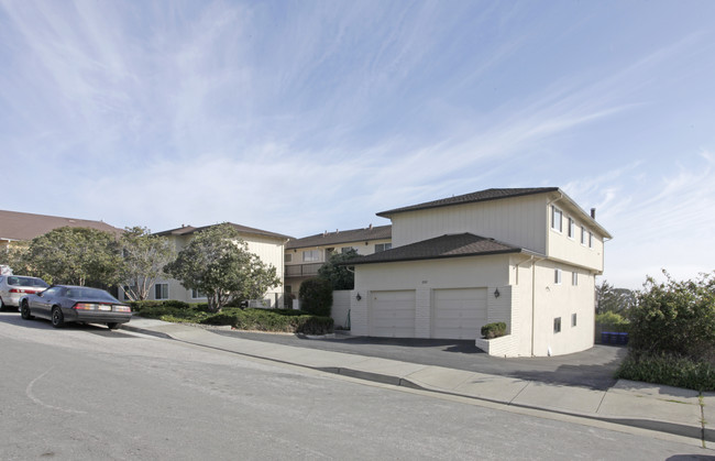 222 Laine St in Monterey, CA - Foto de edificio - Building Photo