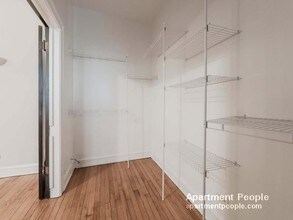 1608 W Berteau Ave-Unit -2I in Chicago, IL - Building Photo - Building Photo