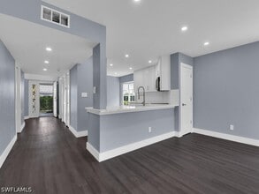 1200 Misty Pines Cir in Naples, FL - Building Photo - Building Photo