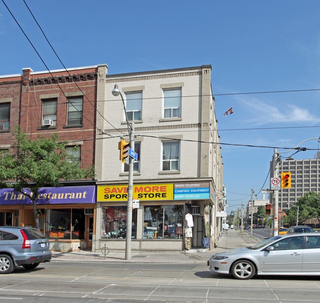 114 Queen St E in Toronto, ON - Building Photo - Building Photo