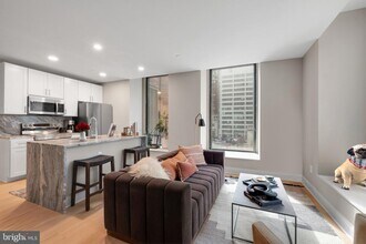 1601 Cherry St in Philadelphia, PA - Building Photo - Building Photo