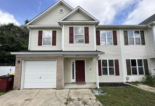 329 Dahlquist Dr in Crestview, FL - Building Photo - Building Photo