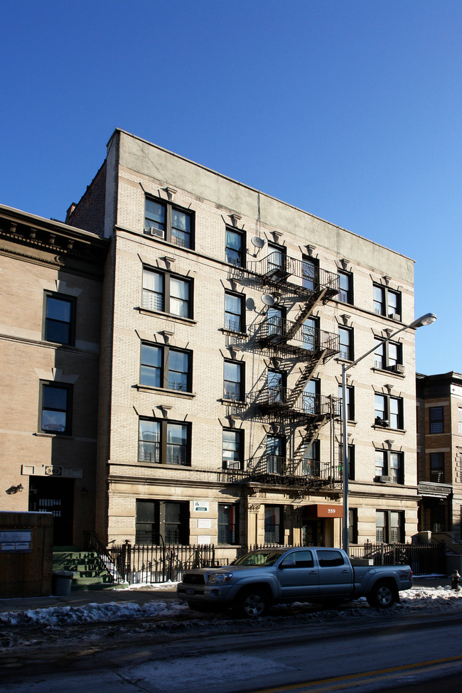 559-561 W 183rd St in New York, NY - Building Photo - Building Photo