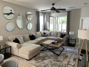 648 Terrace Spring Dr in Orlando, FL - Foto de edificio - Building Photo