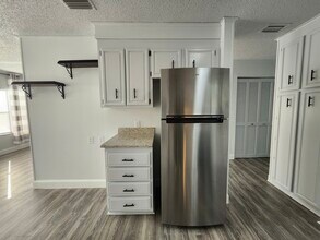 1527 Black Forest Dr in Lakeland, FL - Building Photo - Building Photo