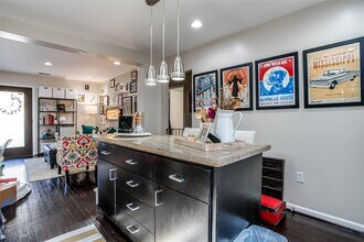 910 W 9th St in Houston, TX - Building Photo - Building Photo