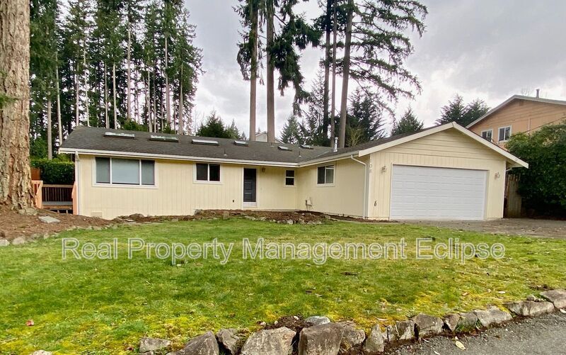 108 151st Pl SE in Lynnwood, WA - Building Photo