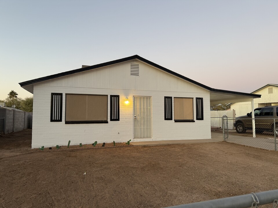 126 W Barrus Pl in Casa Grande, AZ - Foto de edificio