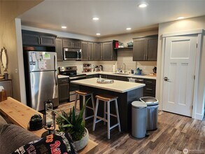 4323 Phillips Rd SE in Port Orchard, WA - Building Photo - Building Photo