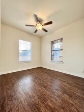 4611 S Hackberry St, Unit 102 in San Antonio, TX - Building Photo - Building Photo