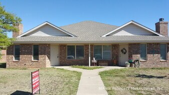 3112 110th St in Lubbock, TX - Building Photo