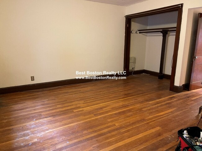 22 W Wyoming Ave, Unit 26 in Melrose, MA - Building Photo - Building Photo