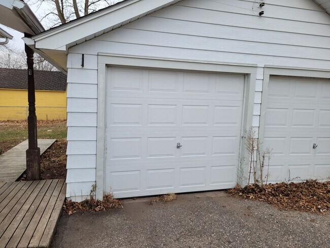 109 5th St NW in Austin, MN - Building Photo - Building Photo