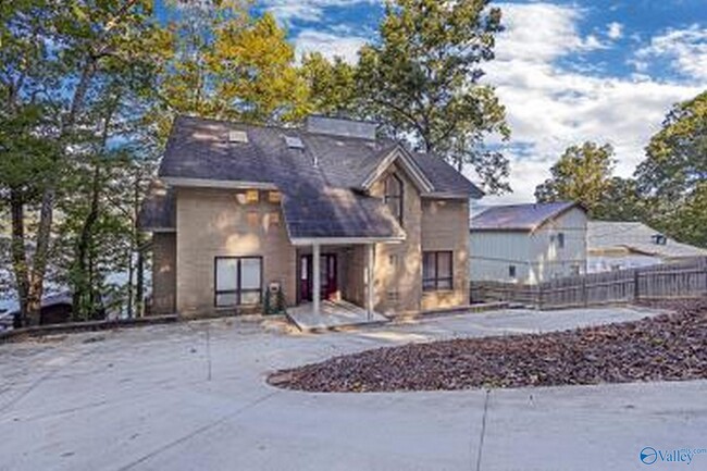 716 Skyline Shores Dr in Scottsboro, AL - Building Photo - Building Photo