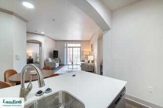 3031 Eden Ave, Unit A341 in Cincinnati, OH - Building Photo - Building Photo