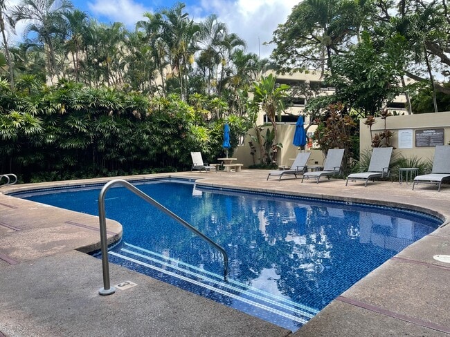 60 N Beretania St, Unit 2606 in Honolulu, HI - Building Photo - Building Photo