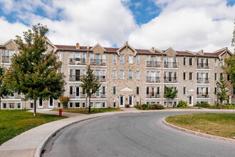 Wilson Condos in Montréal, QC - Building Photo - Building Photo