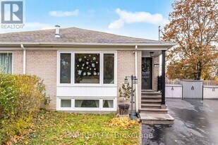 1301 Freeport Dr in Mississauga, ON - Building Photo