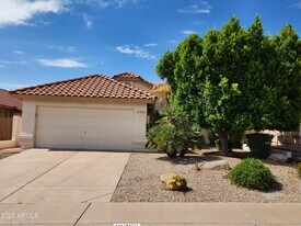 10360 E Sutton Dr in Scottsdale, AZ - Building Photo
