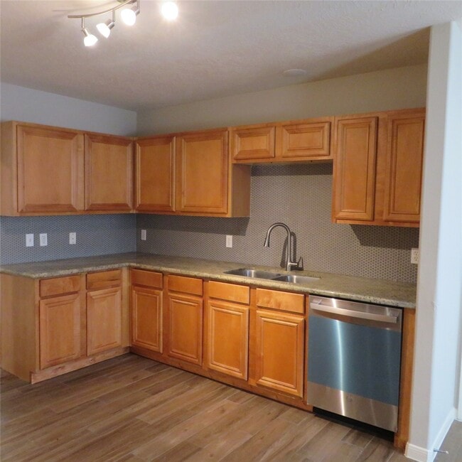 21522 Skyla Cir in Humble, TX - Foto de edificio - Building Photo