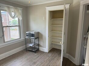 711 16th St in Moline, IL - Building Photo - Building Photo