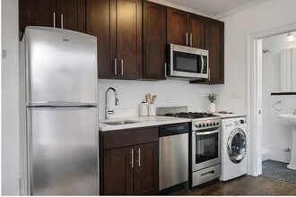 170 E 2nd St in New York, NY - Building Photo - Building Photo