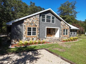 171 Longwood Dr in Thomasville, GA - Building Photo