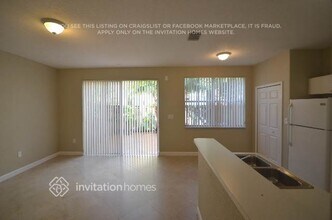 7732 NW 114th Pl in Medley, FL - Building Photo - Building Photo