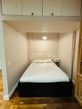 65 E 54th St in New York, NY - Building Photo - Building Photo
