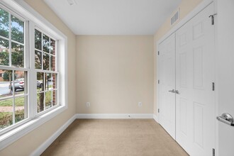 542 Whetstone Glen St in Gaithersburg, MD - Foto de edificio - Building Photo