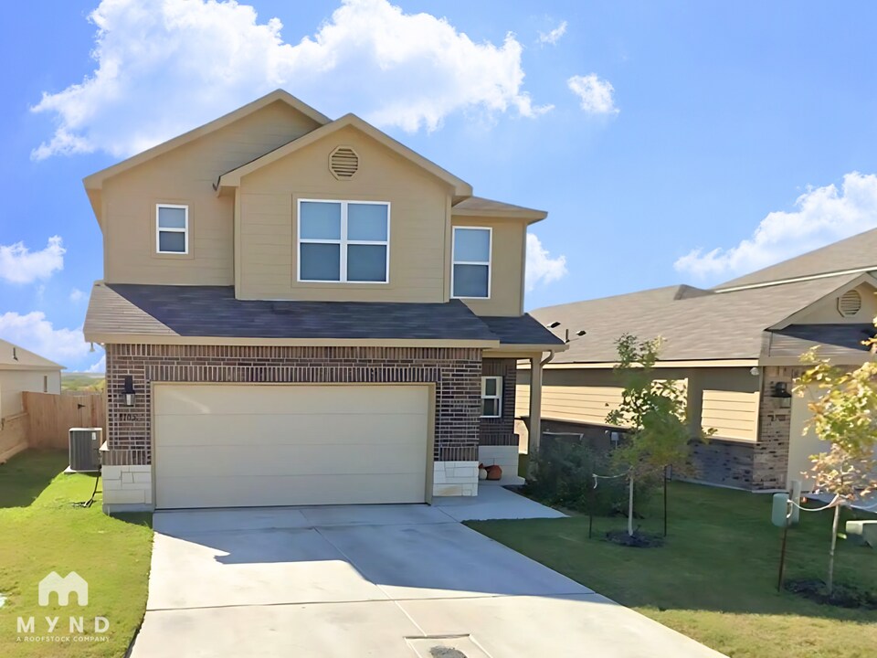4105 Asher Alley in Saint Hedwig, TX - Building Photo