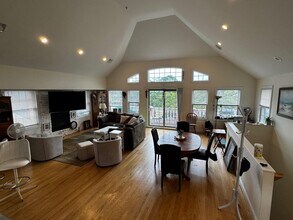 621 E Olive St in Long Beach, NY - Building Photo - Building Photo
