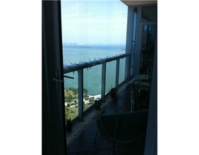 600 NE 36th St, Unit 1790 in Miami, FL - Building Photo - Building Photo