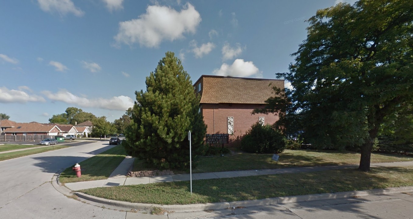 5830 W 87th St in Burbank, IL - Foto de edificio