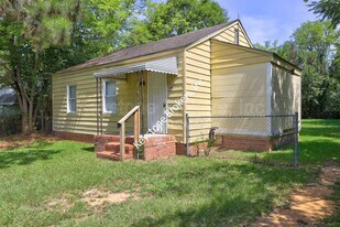 1241 Auburn Dr in Macon, GA - Building Photo