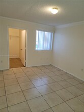 9907 Westwood Dr, Unit 15-2 in Tamarac, FL - Foto de edificio - Building Photo