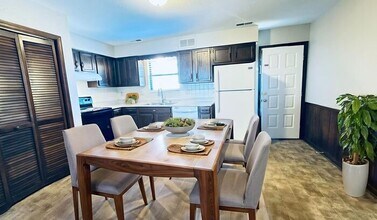 258 NW Woods Chapel Rd in Blue Springs, MO - Building Photo - Building Photo