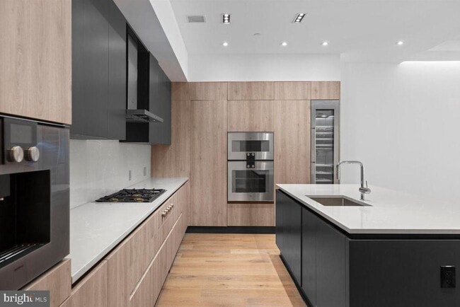 property at 724 Chestnut St