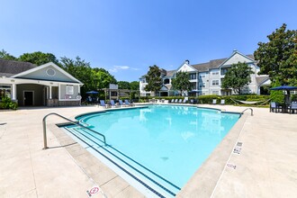 Avana North Point in Alpharetta, GA - Foto de edificio - Building Photo