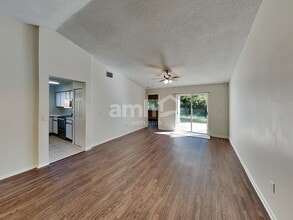 1209 Blufield Ave in Brandon, FL - Building Photo - Building Photo